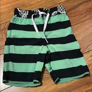 GUC Hanna Andersson sz 5 swim trunks board shorts